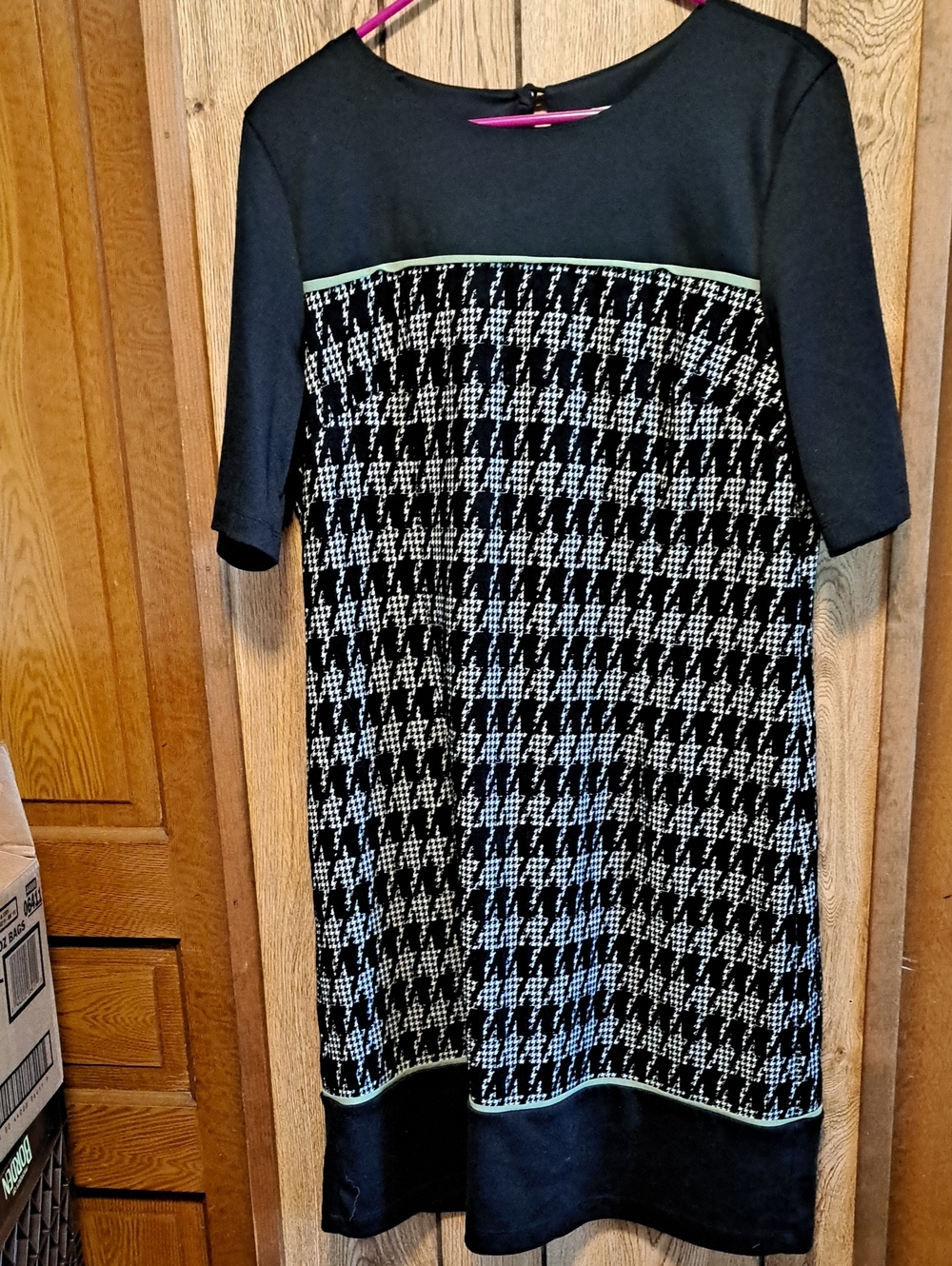 Madison Leigh Black Houndstooth Knit Dress with Green Trim Size 14